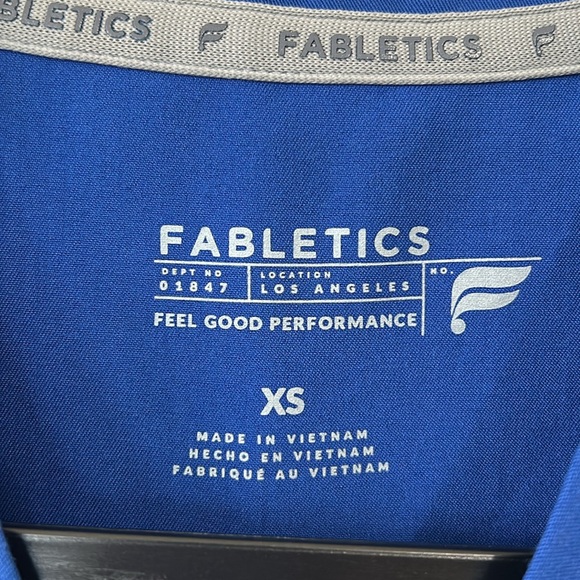 FABLETICS Method 2-Pocket Scrub Top - Picture 3 of 5